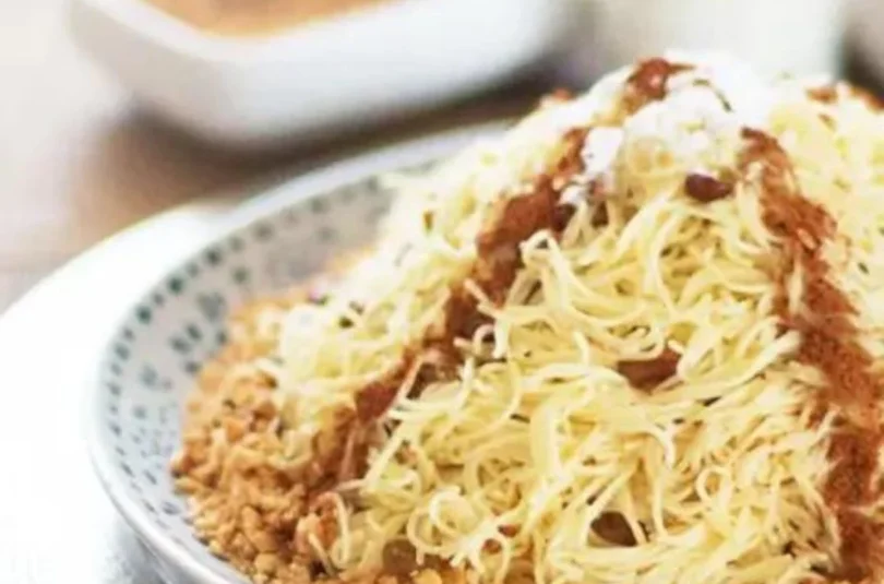 Seffa (Sweet Vermicelli) with Raisins and Almond Crown