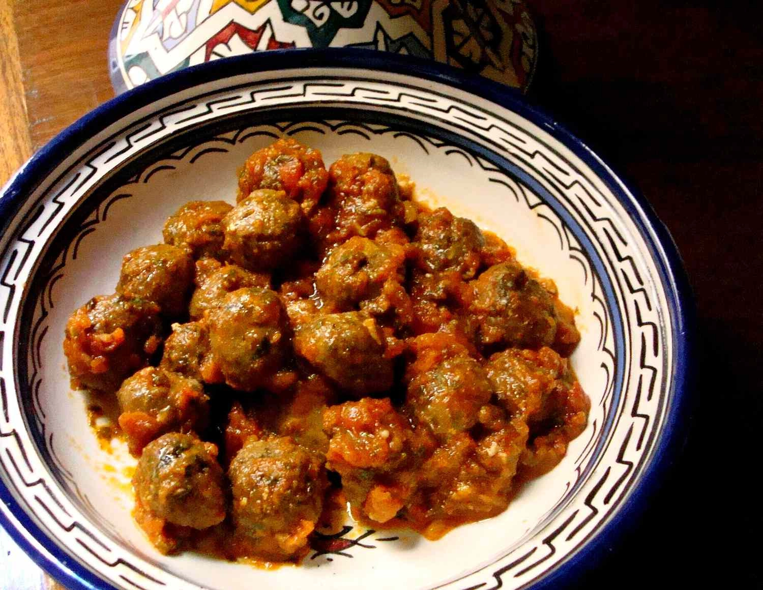 sardineballs2770x2142-570256c25f9b58619538a6a8 Sardine Kefta Balls with Chermoula, Lemon, and Warm Bread